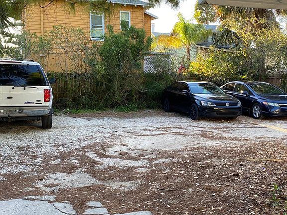 3rd image of 18 S Oleander Ave #3