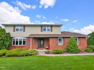 4859 Hilton Rd, Schnecksville, PA 18078