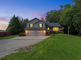 364 Triangle Dr, Hobart, WI 54155