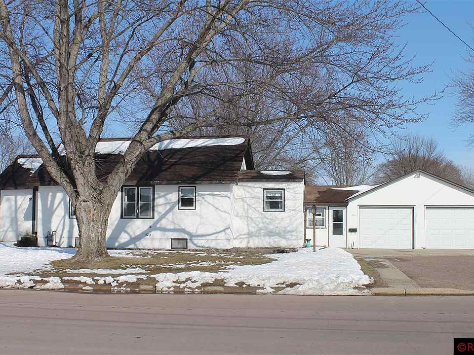 1st image of 504 Center Ave S