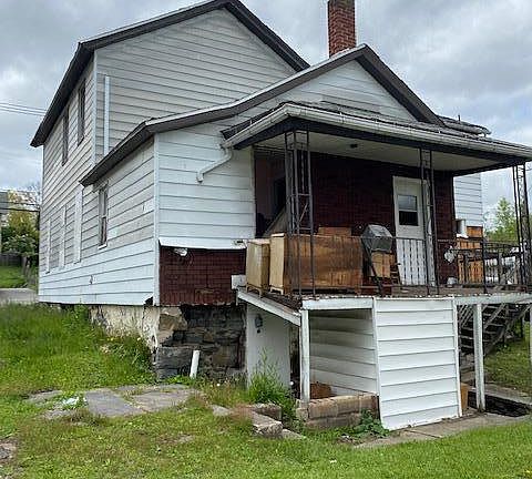 2nd image of 200 Jackson St