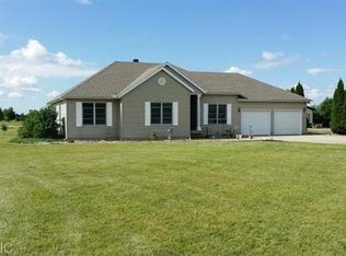 22711 May St, Edwardsburg, MI 49112