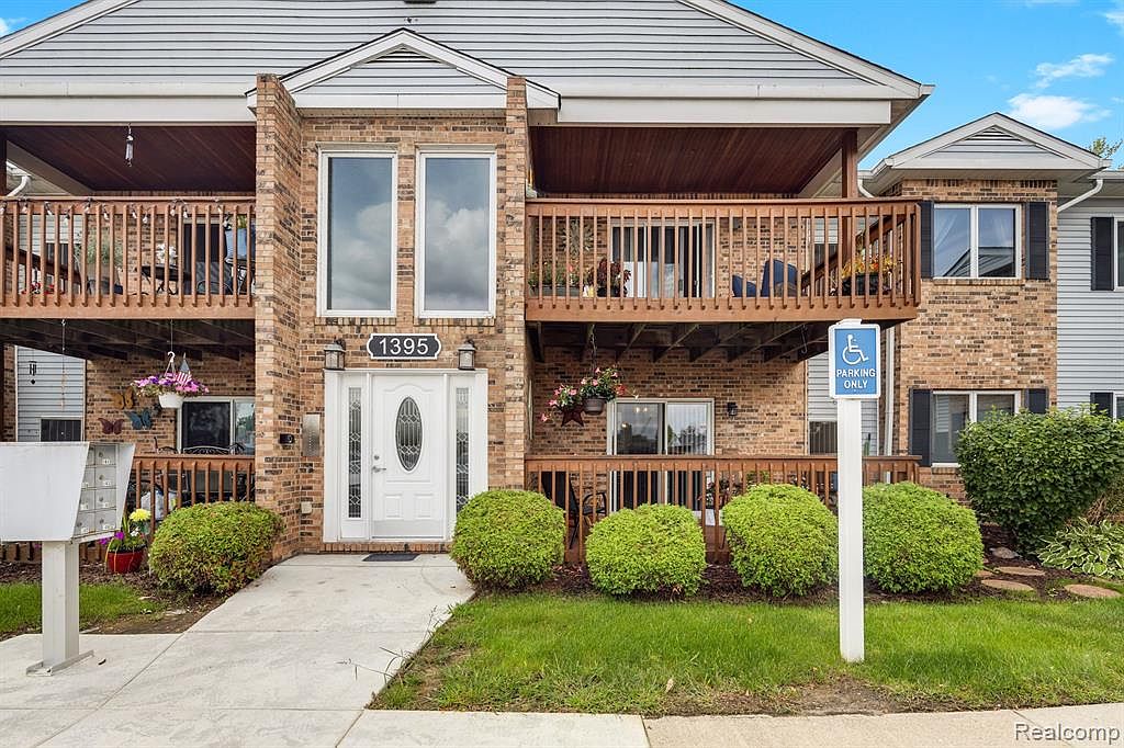 1395 Harbour Blvd APT 140, Trenton, MI 48183 Zillow