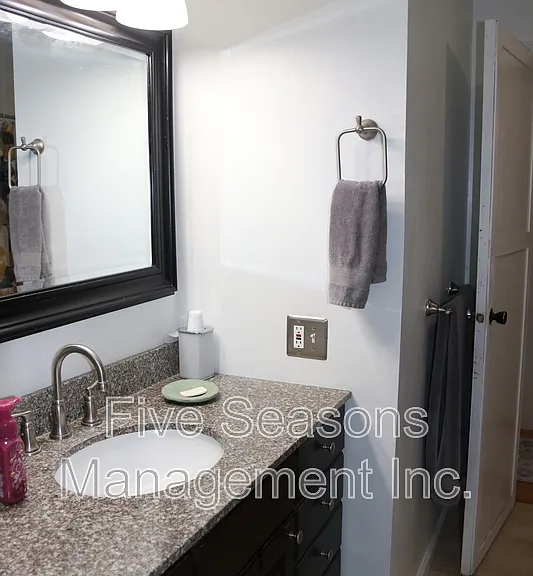 70 Pleasant Ave — Photo 40