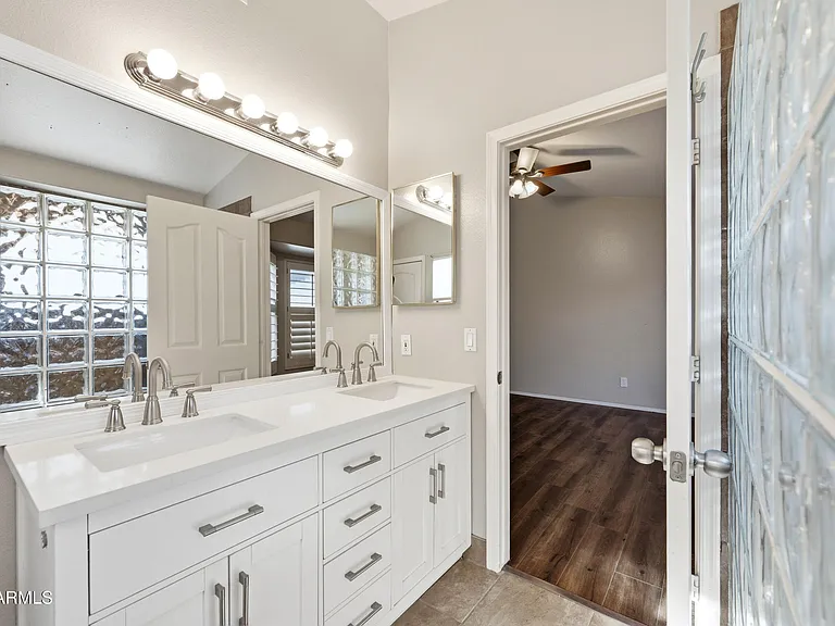 7239 W Morrow Dr — Photo 30