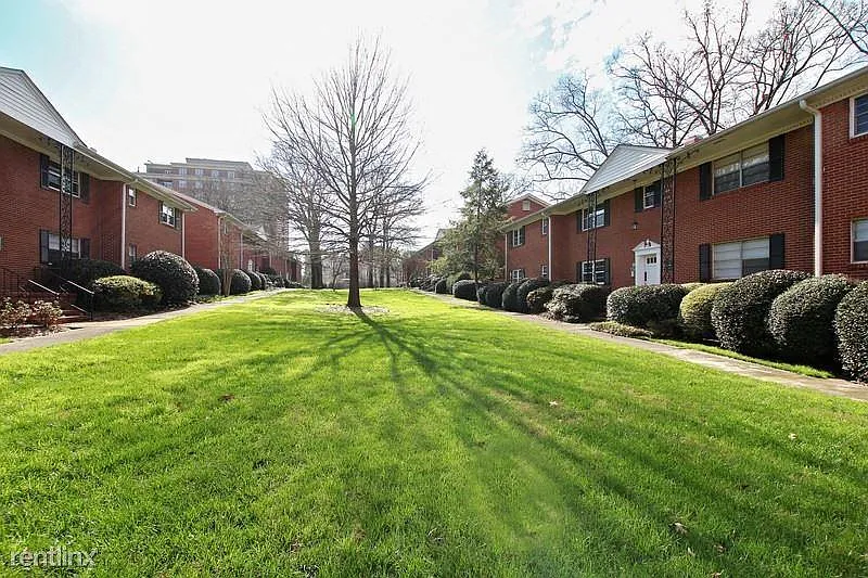 3660 Peachtree Rd NE APT E7 photo 1