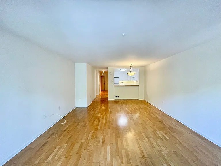 650 Chestnut St #104 — Photo 7