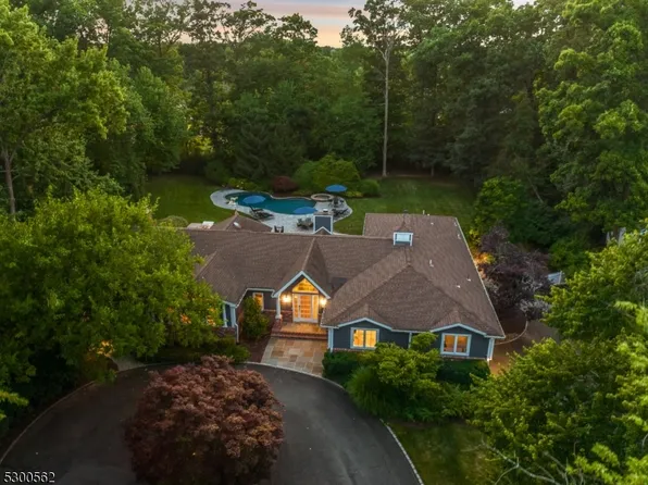 19 Nottingham Rd, Livingston Twp., NJ 07039
