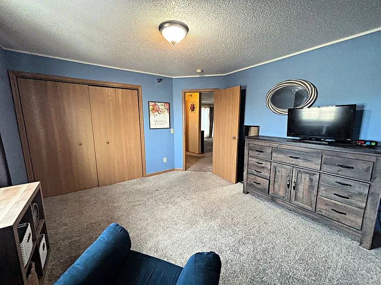 7430 S Louise Ave #301 — Photo 16