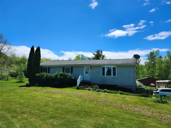 4221 Harborgreene Rd, Erie, PA 16510