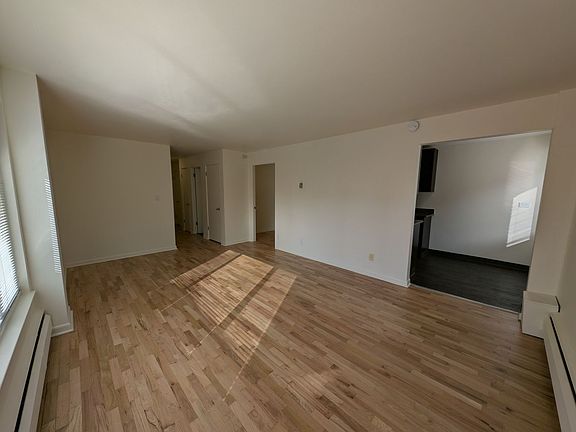 5th image of 1321 Queen Anne Ave N #201