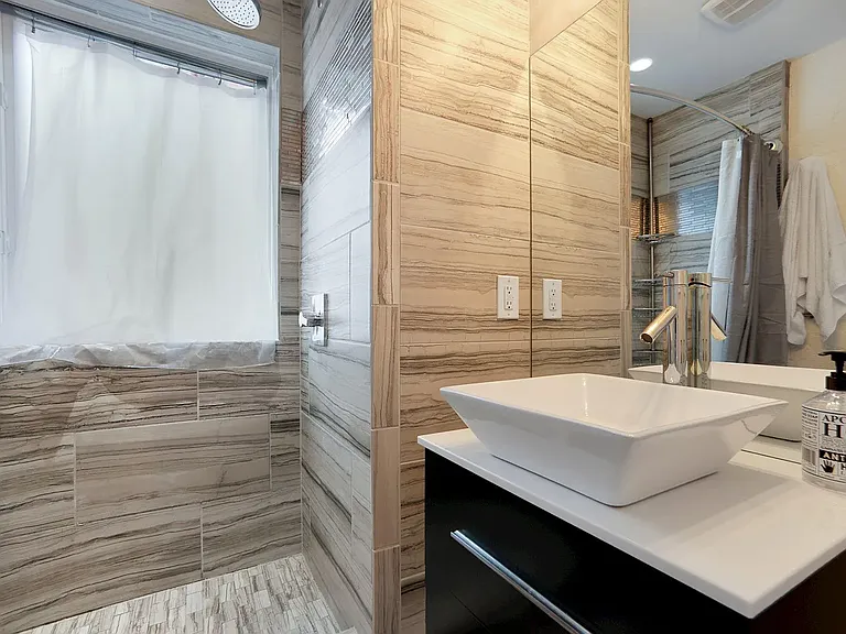 1538 Swann St NW #2 — Photo 18