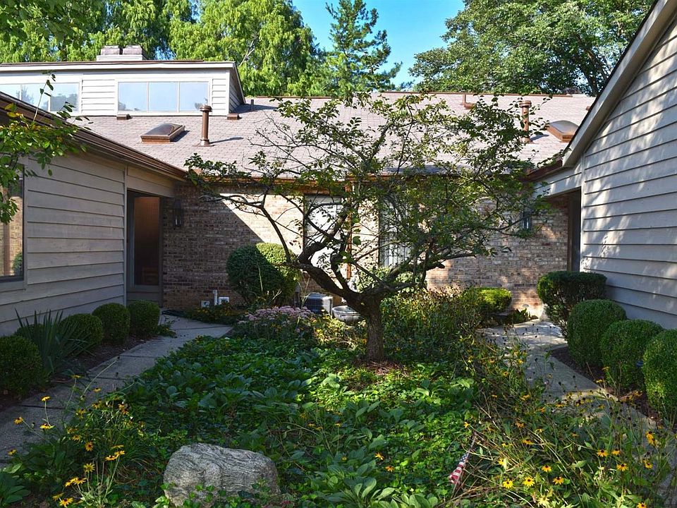 1st image of 21 Rolling Hills Ct