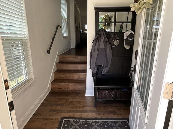 3rd image of 400 Bayshore Dr APT A