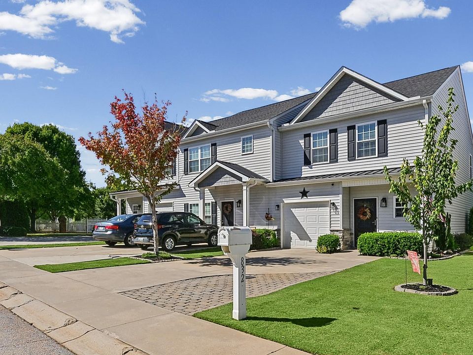 1st image of 832 Chartwell Dr