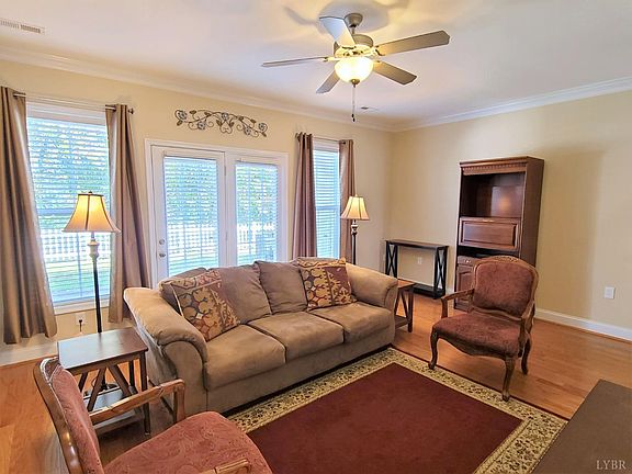 4th image of 3008 Hill St Unit 203