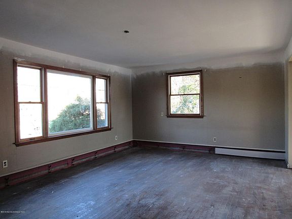 4th image of 17 Wildgeese Cir