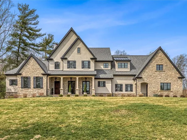 18 Ridge Crest Dr, Chesterfield, MO 63017