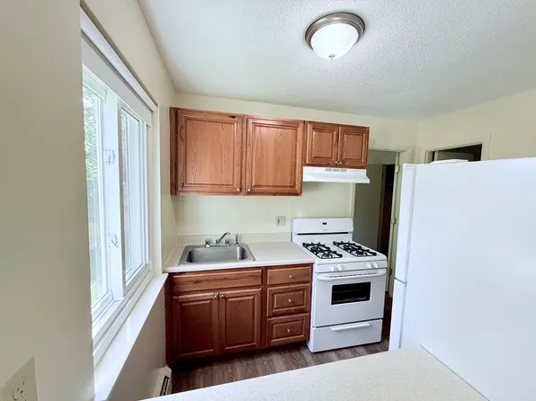 East Bay Apartments