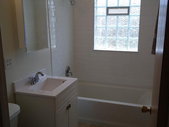 4th image of 807 E South Broadway Ave APT A