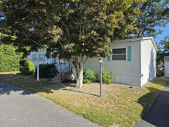 3rd image of 3 Lincoln Cir