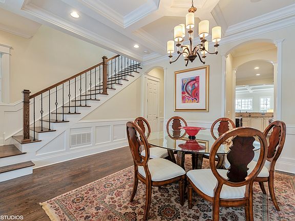 5th image of 4320 N Oakley Ave #1