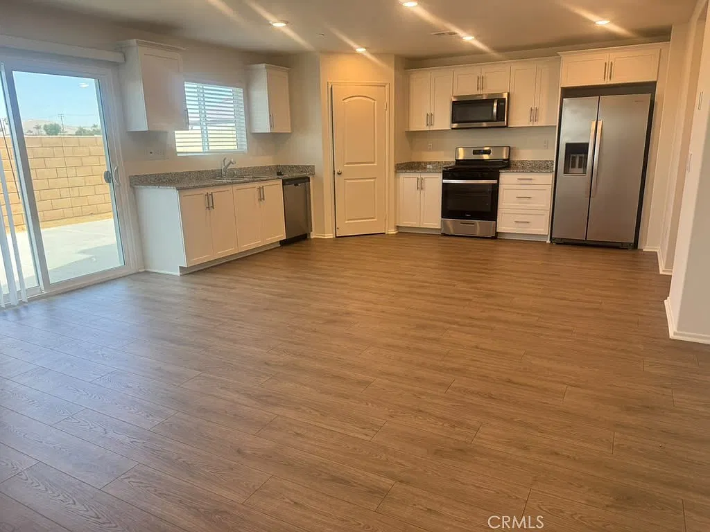3 bed, 2.5 bath, 1575 sqft, $3,100 — Photo 4
