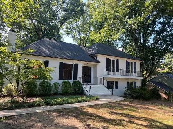 6611 Lancer Dr, Charlotte, NC 28226