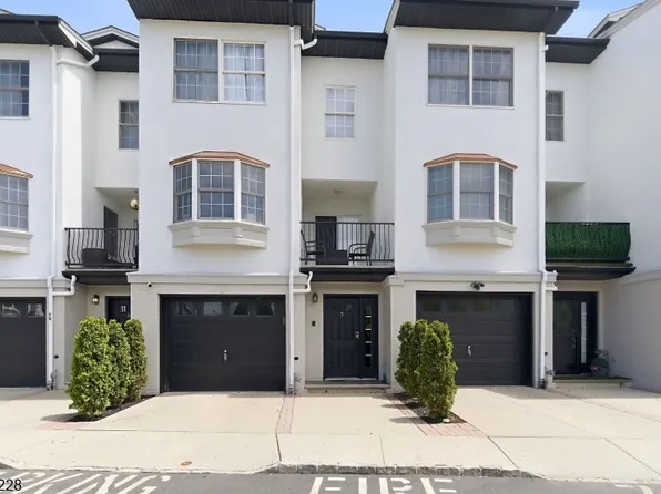 7 Harbor Front Ct. Unit C7 #C7, Elizabeth City, NJ 07206