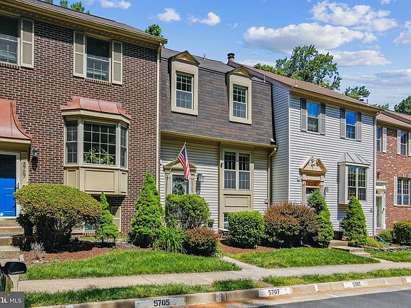 3rd image of 5709 Burke Towne Ct