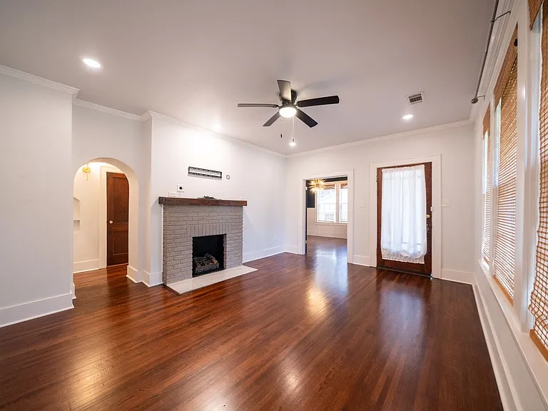 1431 Skyline Dr N — Photo 9