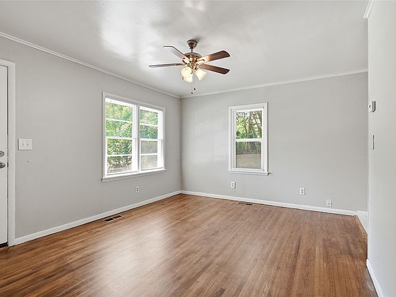 4th image of 1821 W Archer St