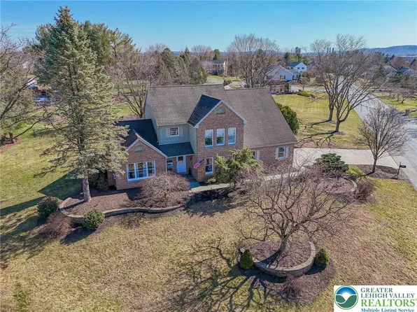362 Hillview Dr, Nazareth, PA 18064