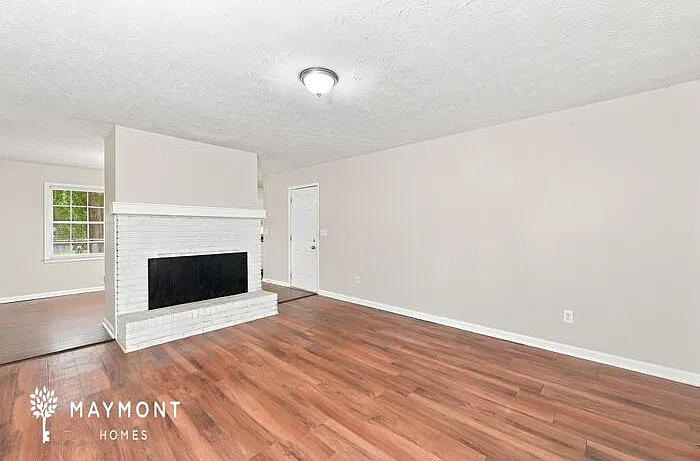 3 bed, 2.0 bath, 1260 sqft, $1,895 — Photo 3