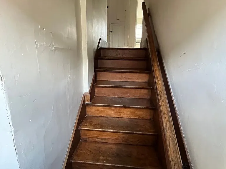 324 E 2nd St — Photo 56
