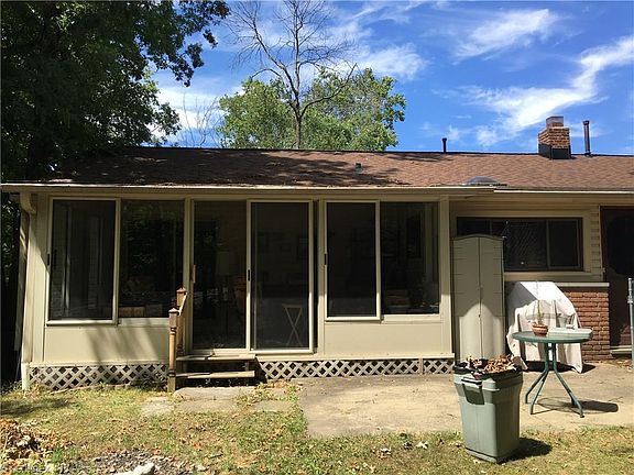 2nd image of 2100 Glenwood Dr