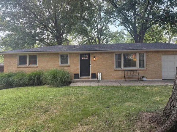 5100 NW Linder Ln, Kansas City, MO 64151