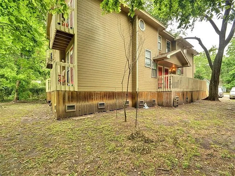 4520 Speedway #B — Photo 21