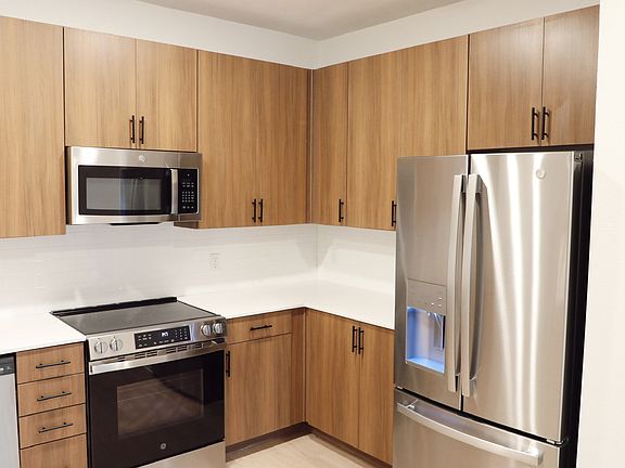 5th image of 428 Ivory St #C21e0358d