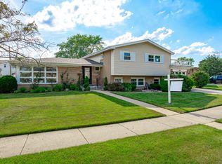 7625 Maple St, Morton Grove, IL 60053