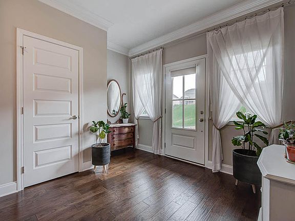 3rd image of 10849 Laurel Glade Ln