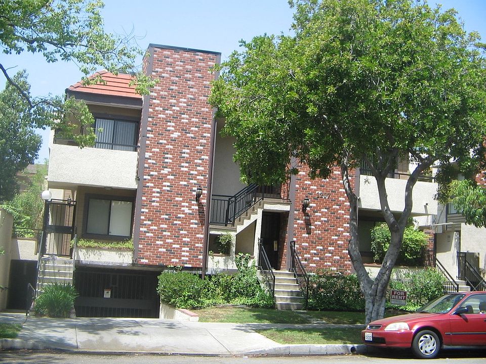 1st image of 1207 N Columbus Ave APT 205