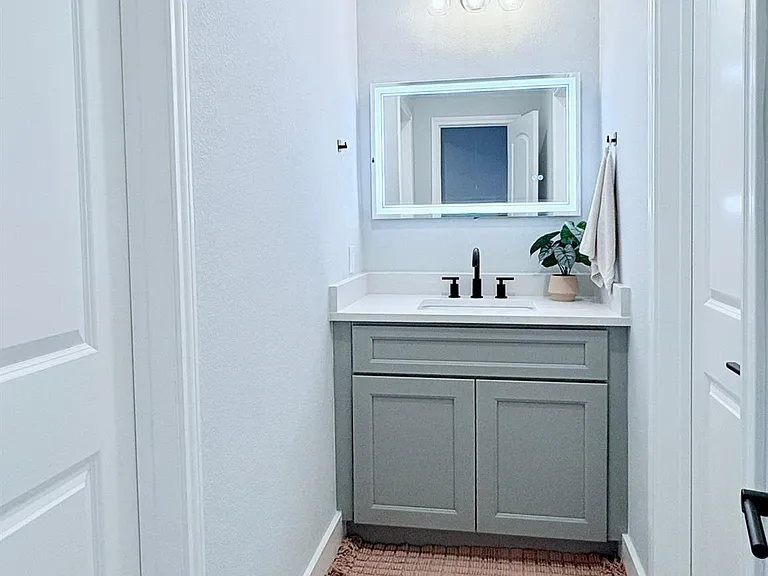 55 Ruskin Dr W — Photo 23