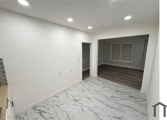 2 bed, $1,000 — Photo 3