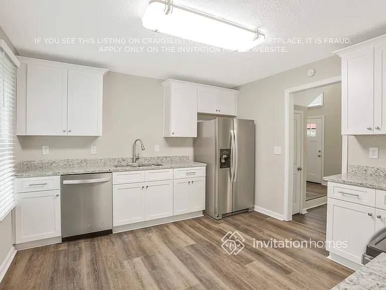 2335 Ambassador Dr — Photo 10