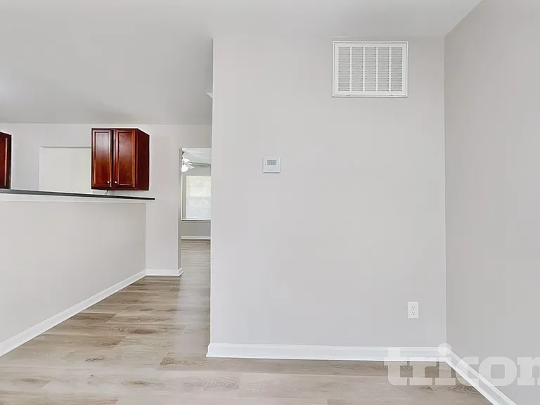 12437 Stumptown Rd — Photo 4