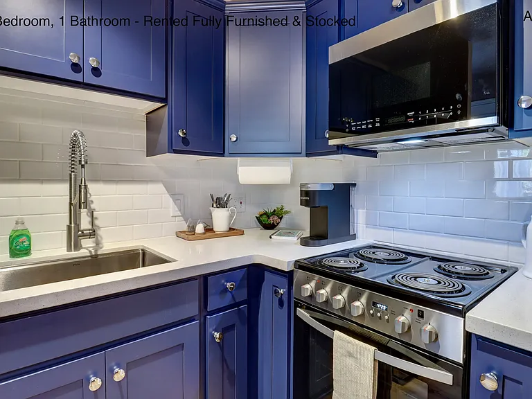 109 N Pleasant St #A — Photo 4