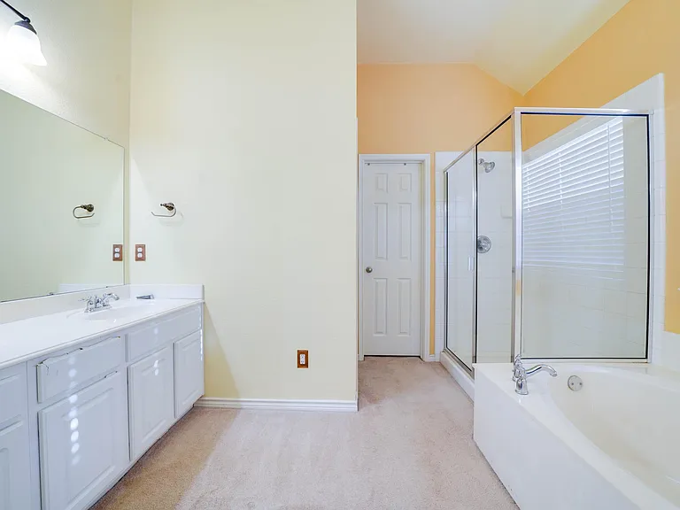 9724 Water Tree Dr — Photo 17