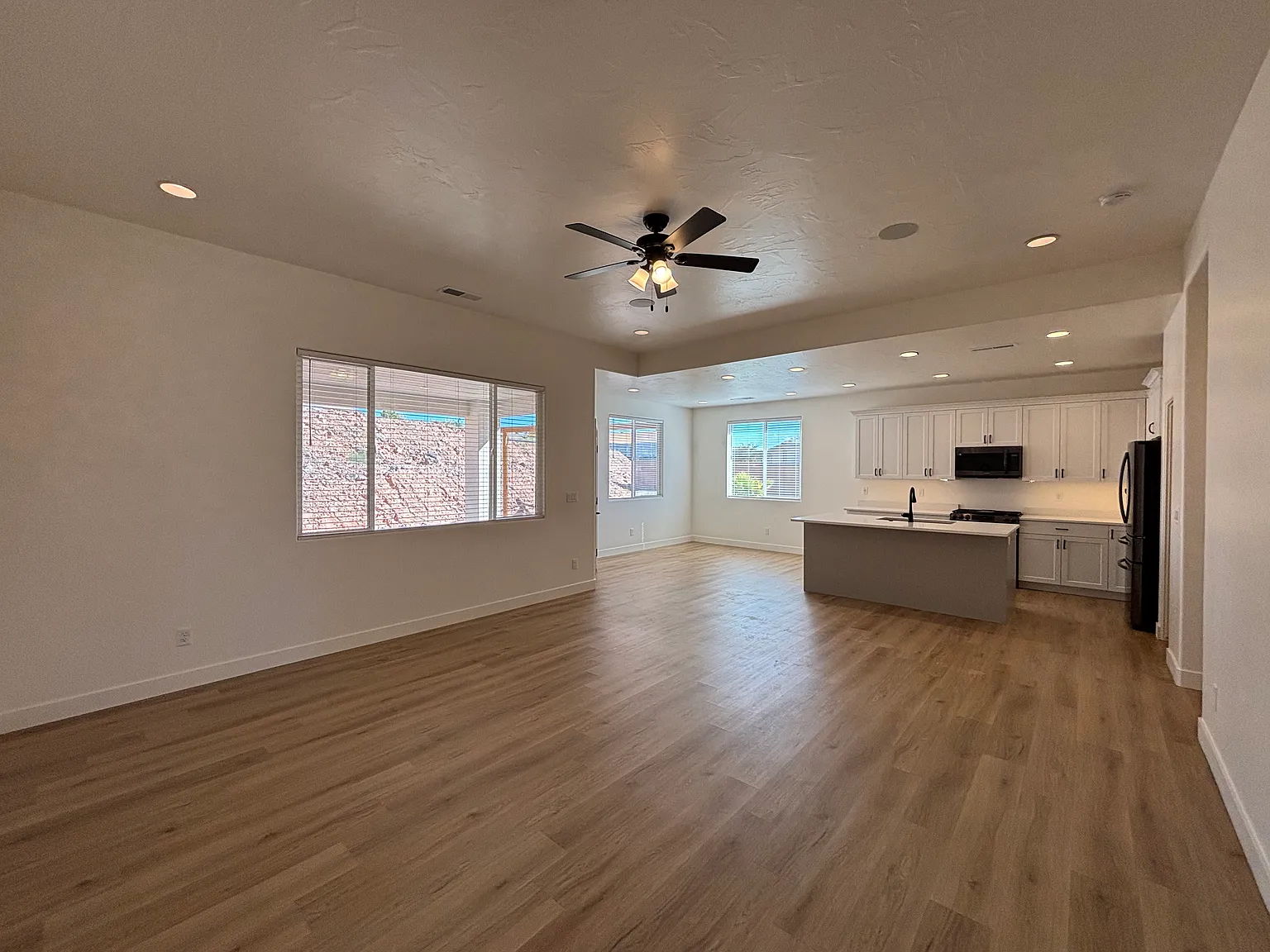 3 bed, 1847 sqft, $2,500 — Photo 4