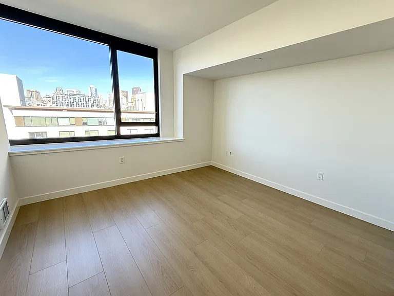 260 King St #865 — Photo 2
